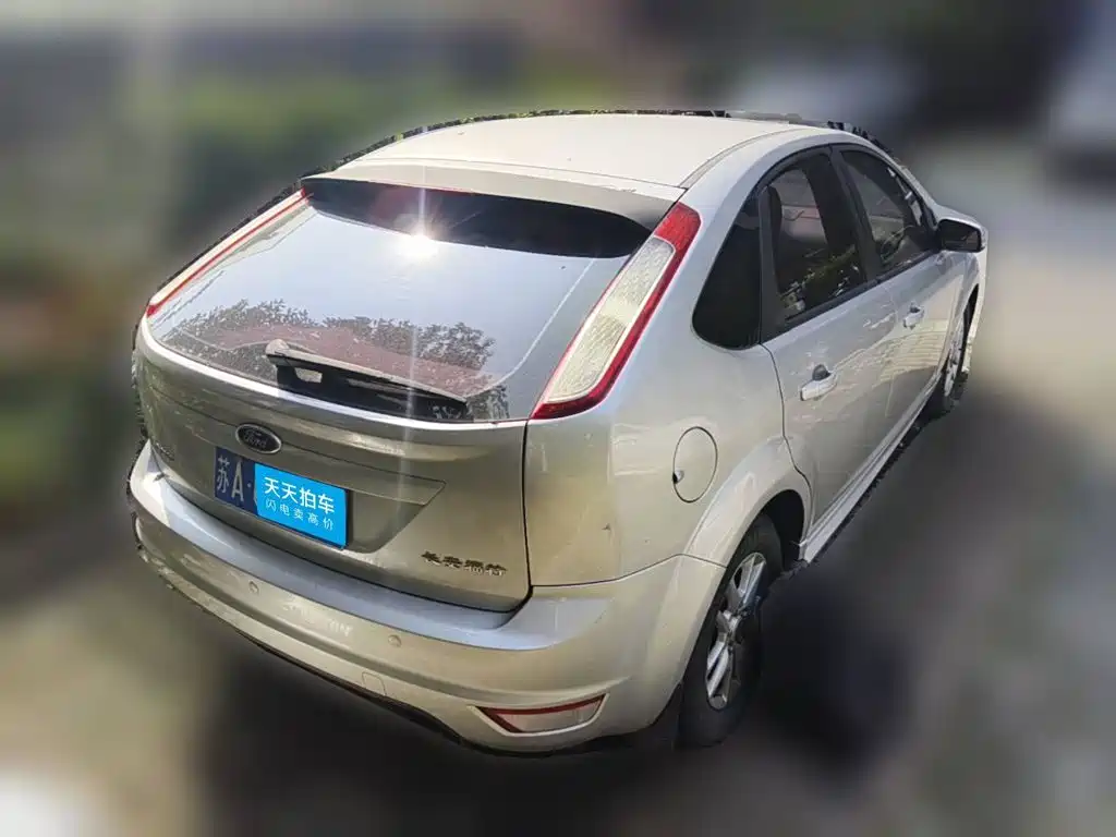 Photo 2 - Ford Focus