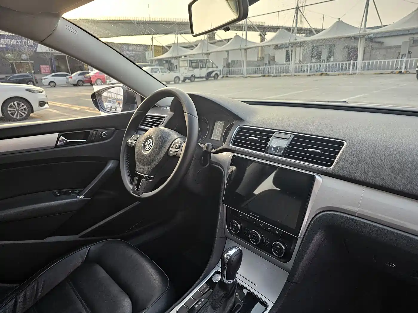 Volkswagen Passat 2015 1.8TSI DSG Honor Edition фото 10