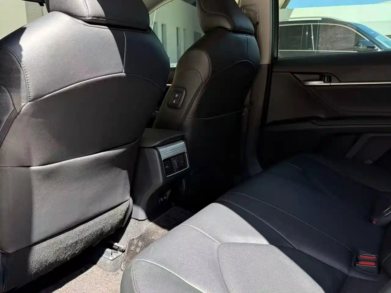 Toyota Camry 2019 Hybrid 2.5HG Luxury Edition China V фото 9