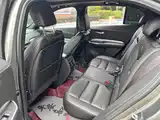 Photo 7 - Cadillac XT4