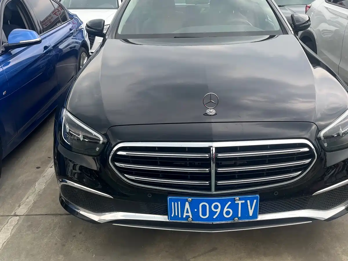 MERCEDES-BENZ E-CLASS