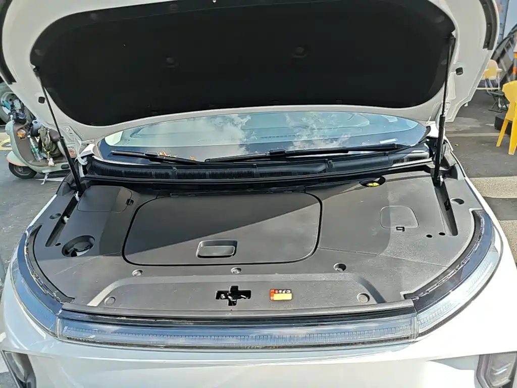 Maxus MIFA 9 2023 2023 Standard Range Grassland 7-seater