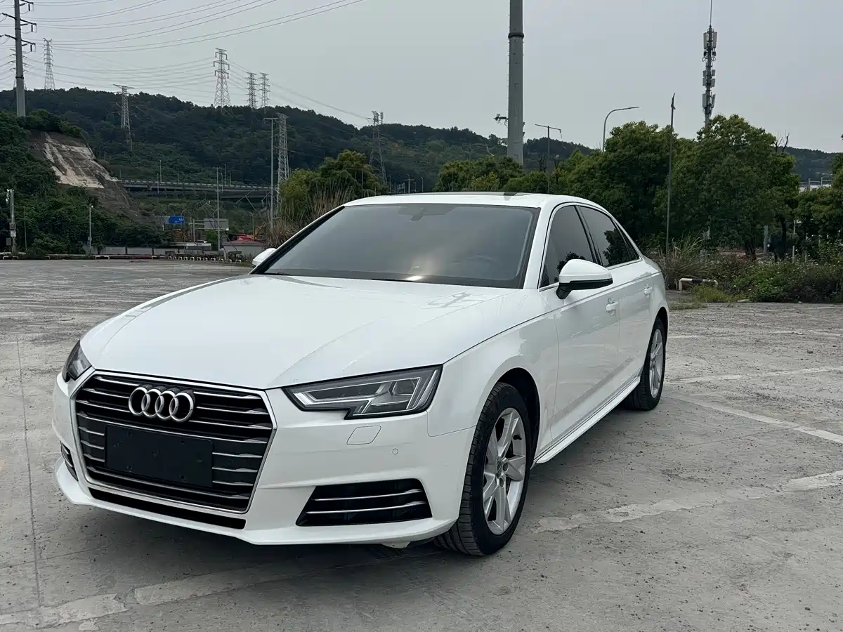 Audi A4L 2018 30th Anniversary 40 TFSI Progressive