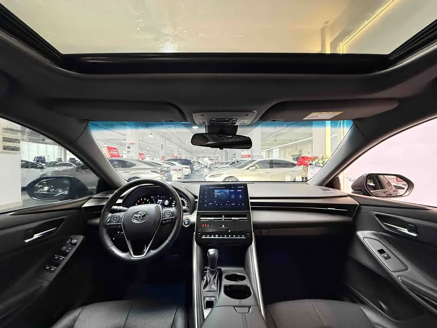 Toyota Avalon 2022 2.0L Luxury Edition фото 8
