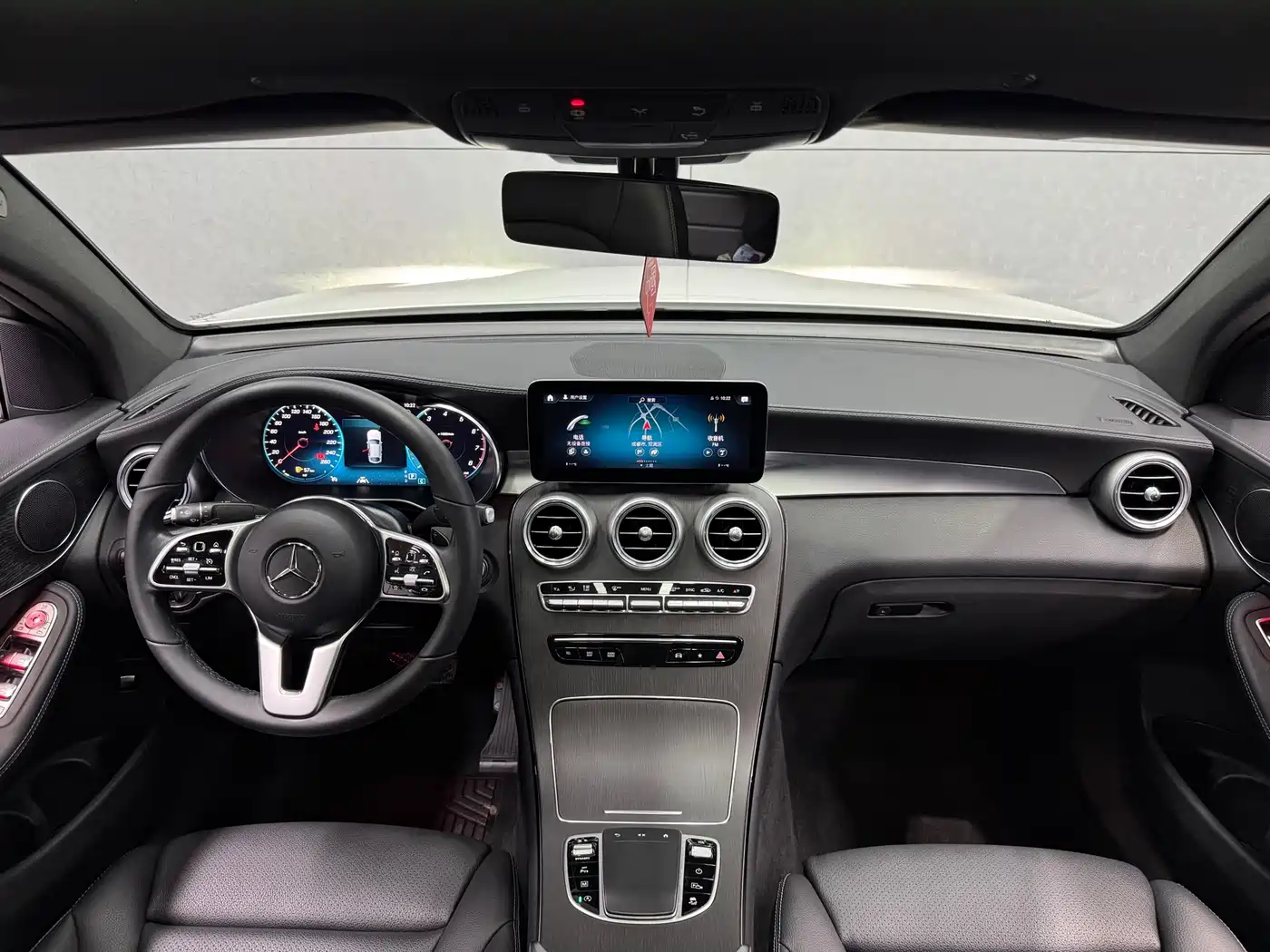 Mercedes-Benz GLC Coupe 2021 GLC 300 4MATIC Coupe SUV фото 36