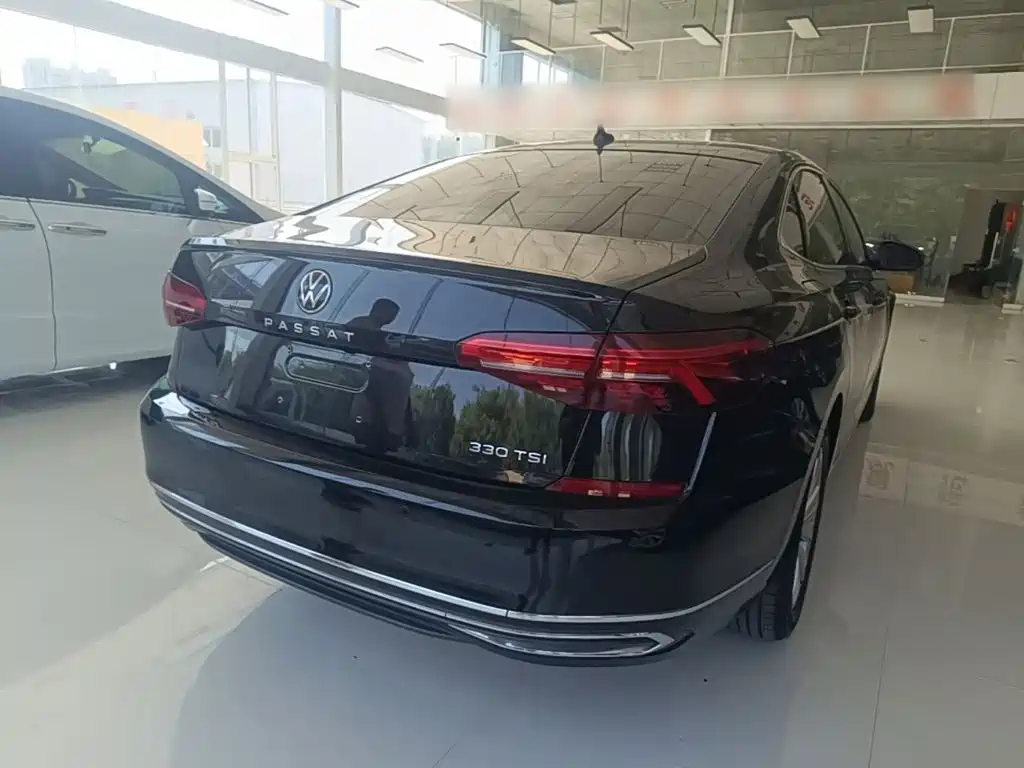 Фото 7 - Volkswagen Passat