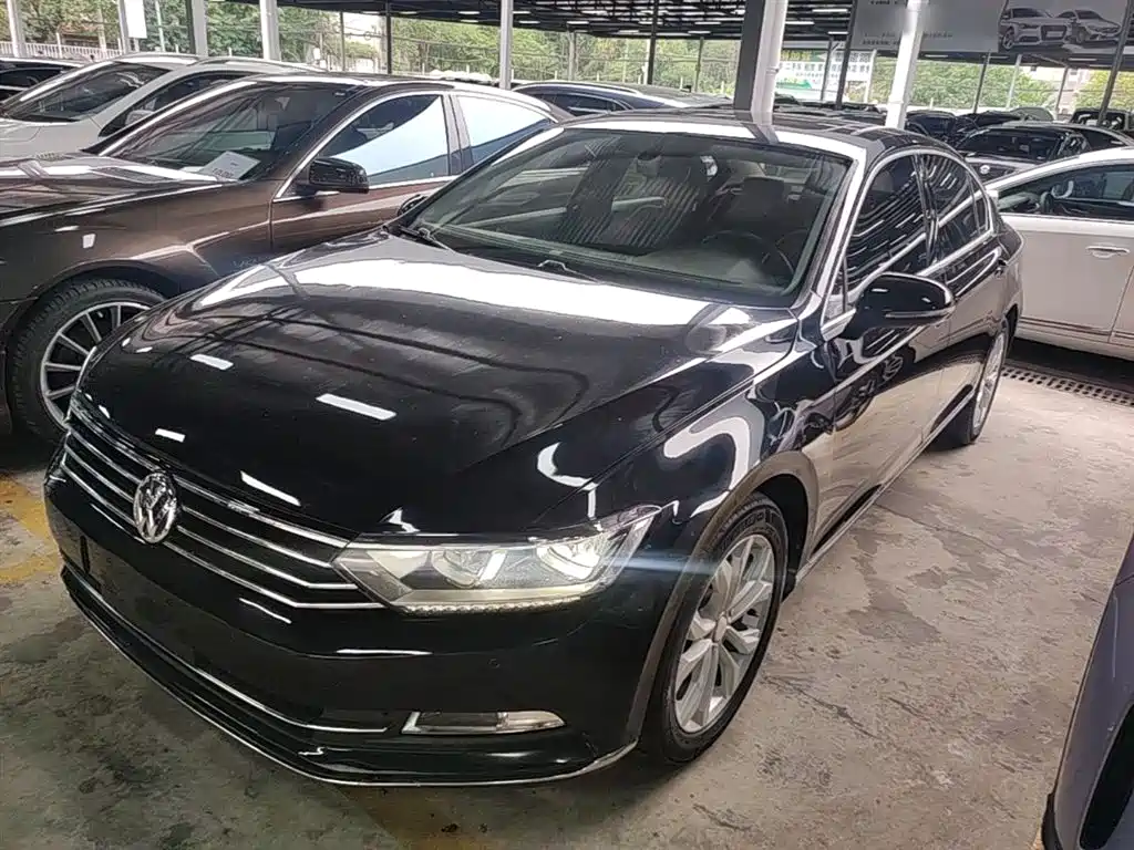 Volkswagen Magotan 2018 Facelift 330TSI DSG Luxury фото 2