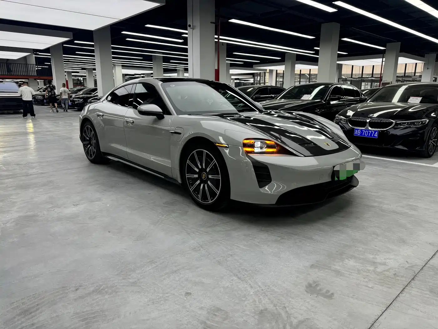 Porsche Taycan 2019 Taycan 4S фото 3