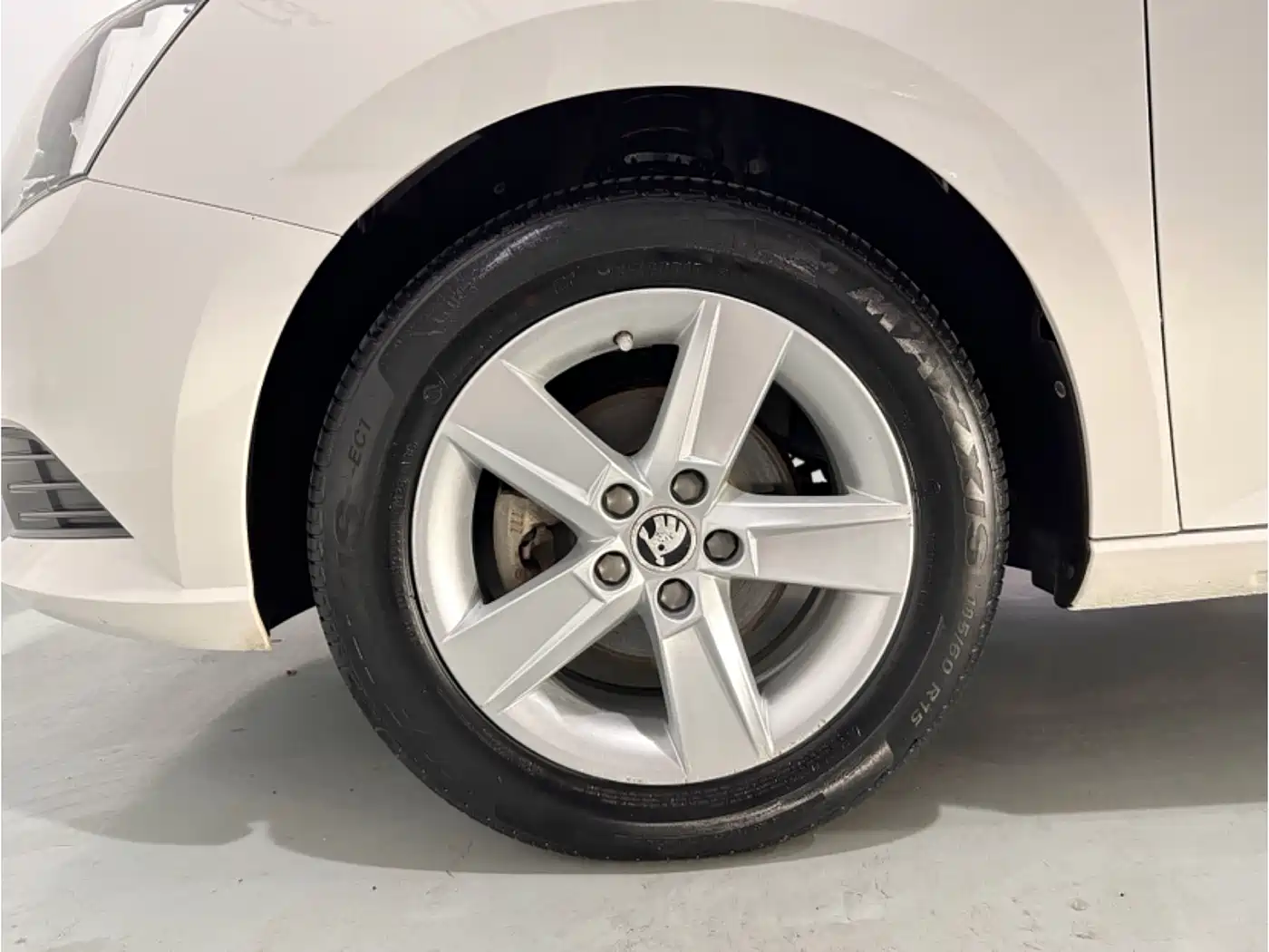 Škoda Fabia 2017 1.4L Auto Car Enjoy Edition фото 14