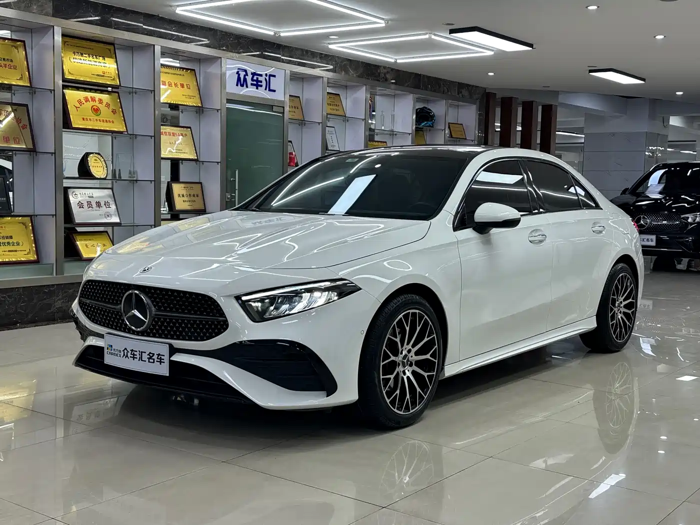 Mercedes-Benz A-Class 2023 A 200 L Fashion