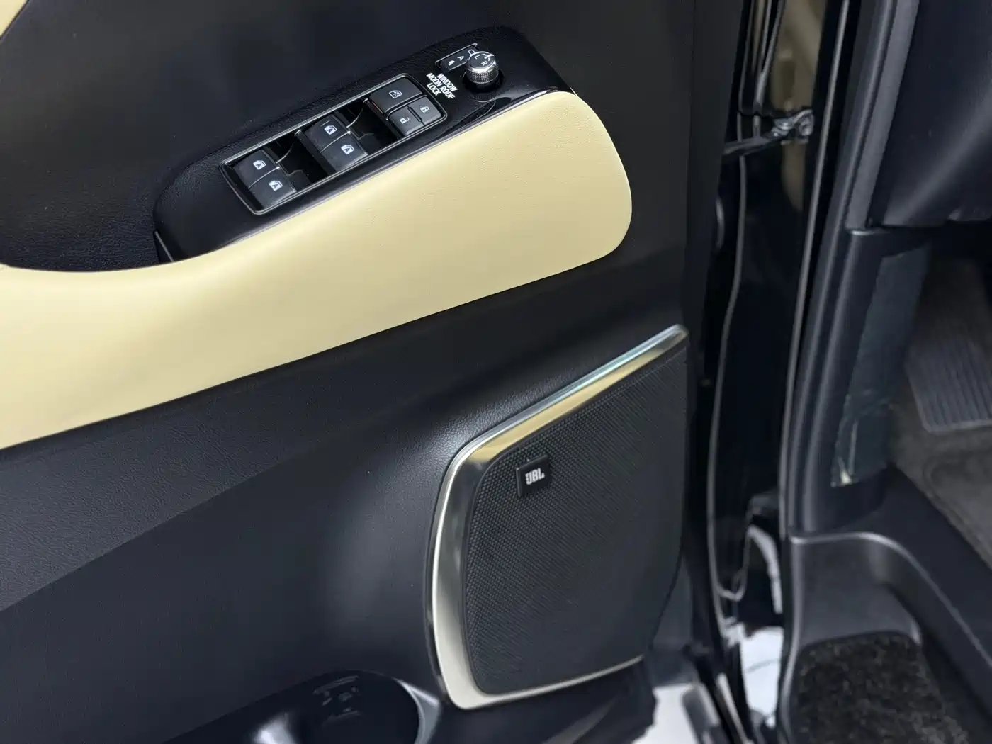 Toyota Alphard 2021 Hybrid 2.5L Premium фото 9