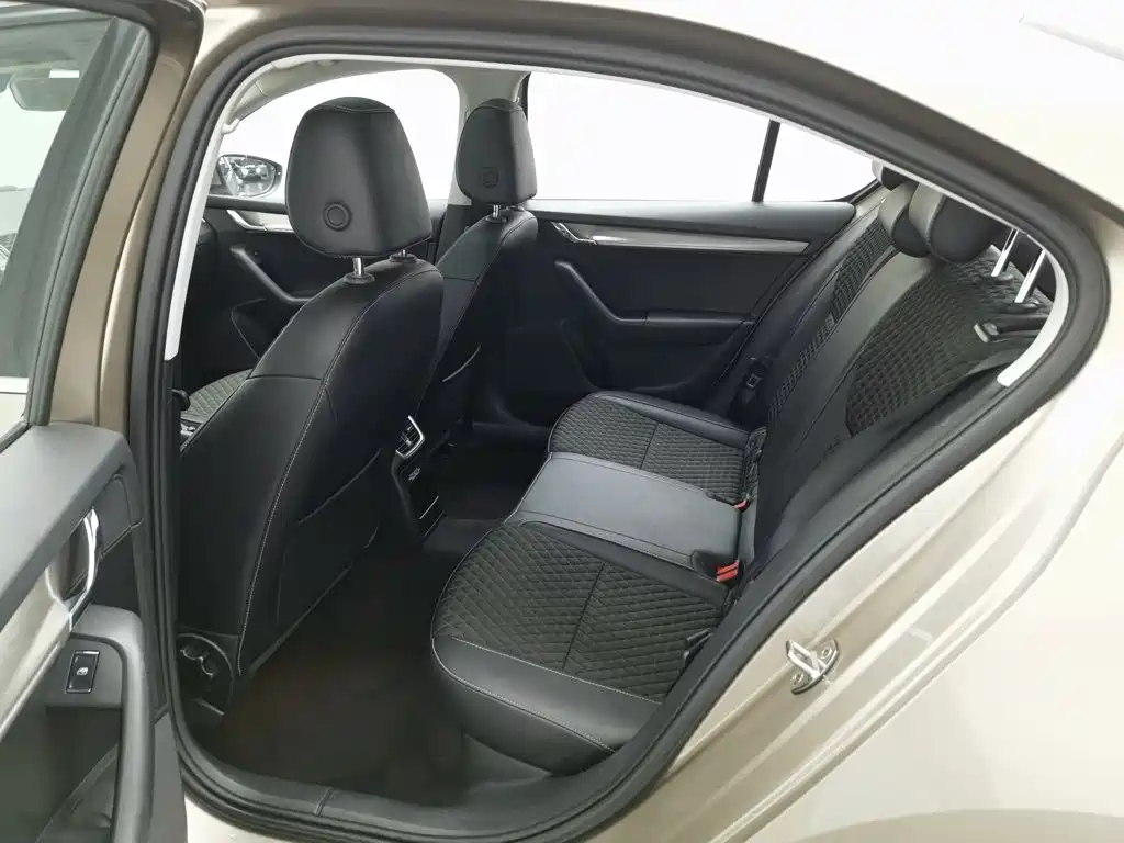 Photo 15 - Škoda Octavia