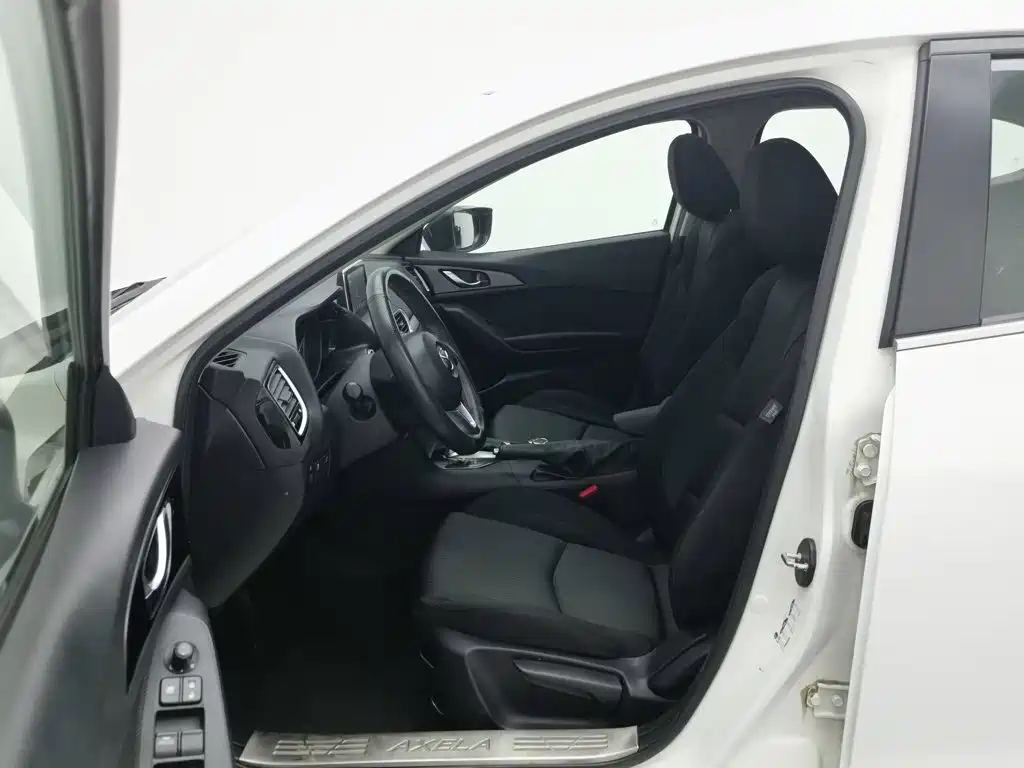 Photo 10 - Mazda Mazda 3