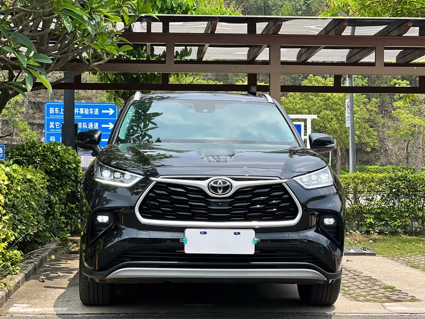 Toyota Highlander 2022 380T 4WD Premium 7-Seater фото 2