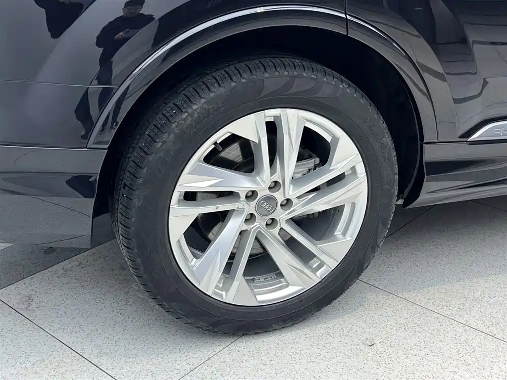 Audi Q7 2020 55 TFSI quattro Black Warrior Exclusive Edition фото 8