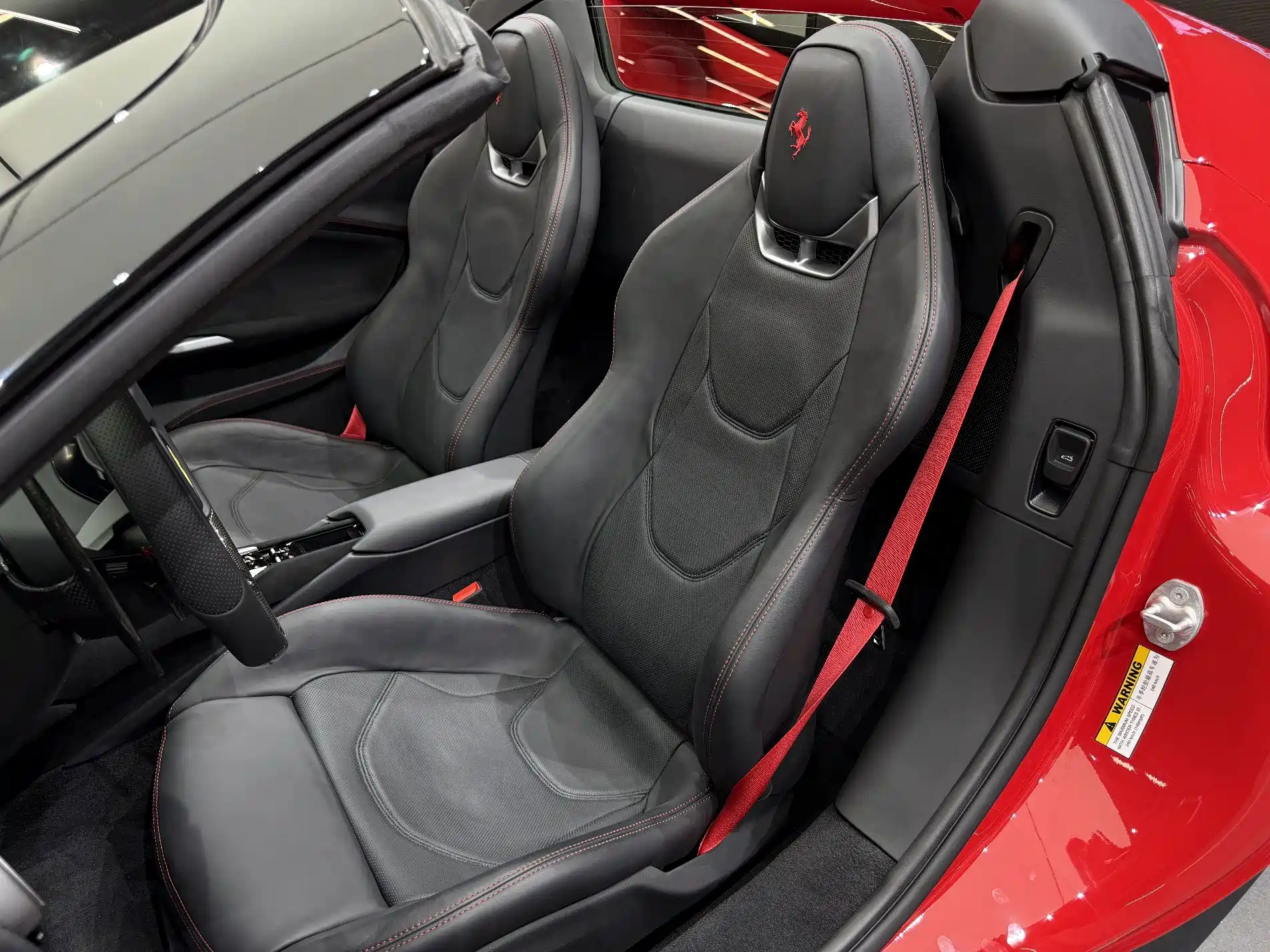 Фото 9 - Ferrari 296