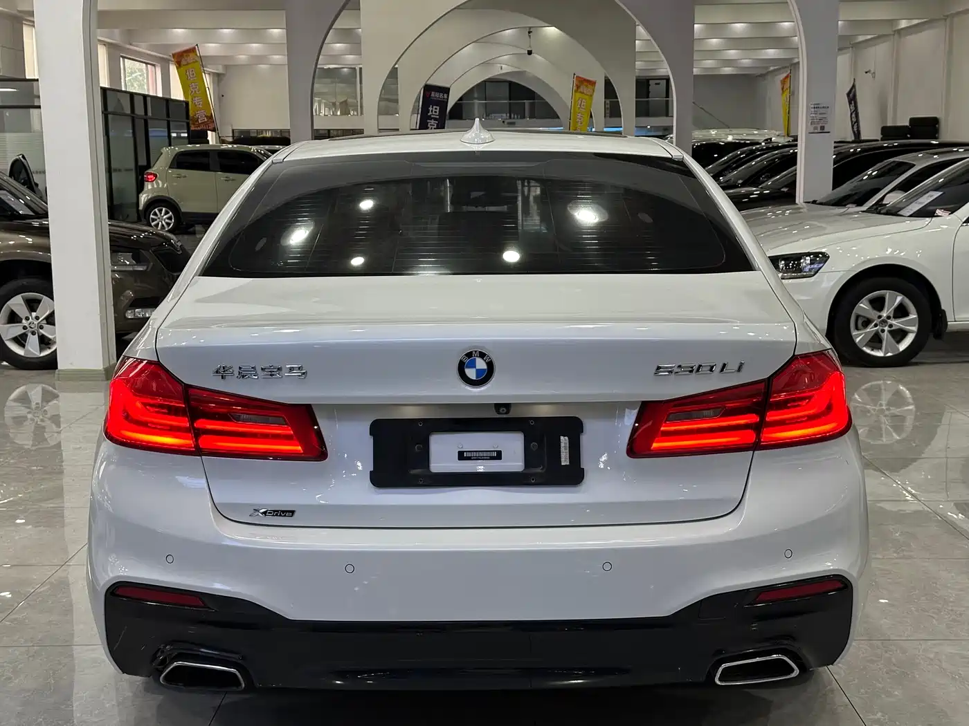 BMW 5 Series 2018 530Li xDrive M Sport Package фото 4