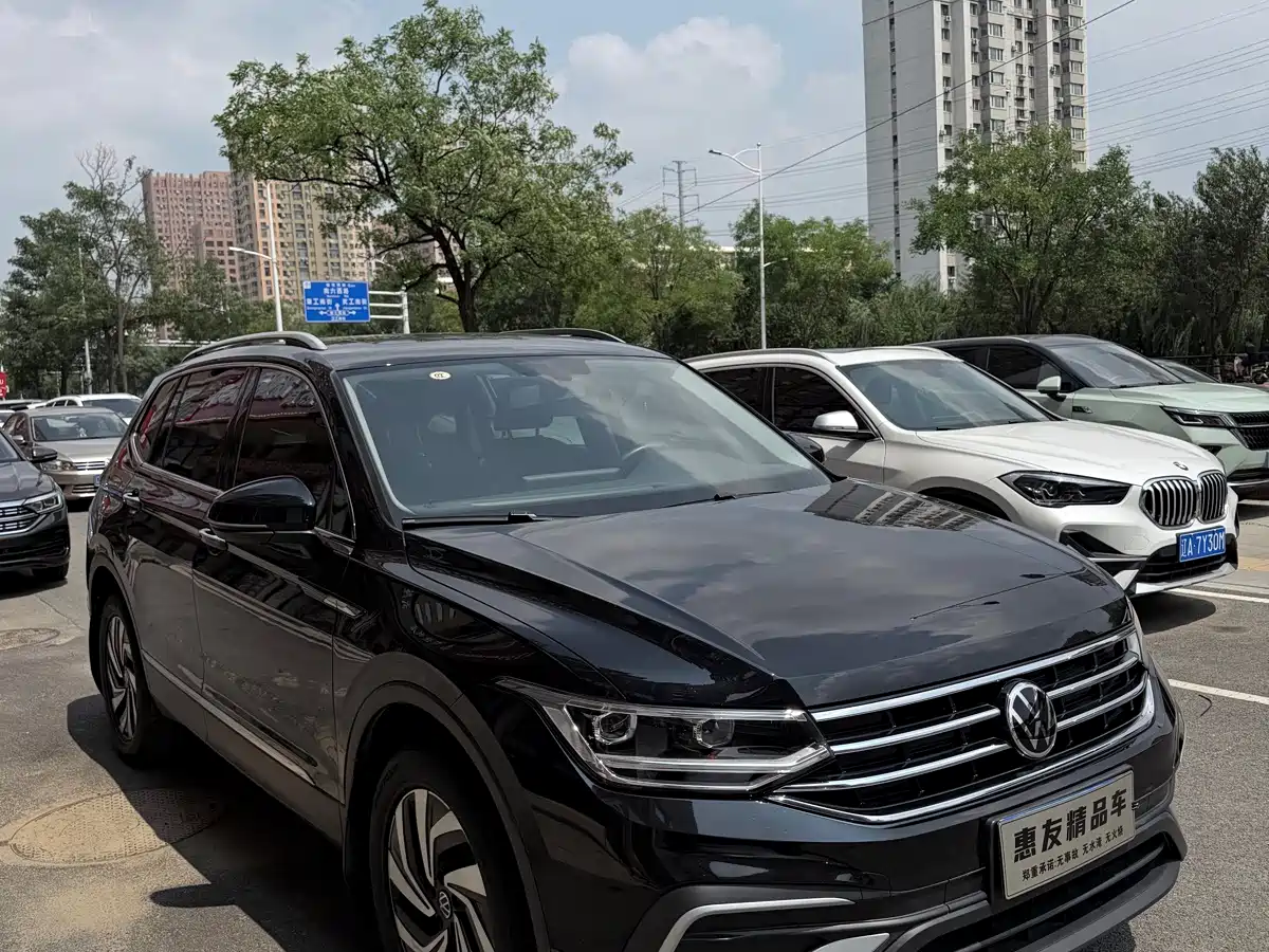 Фото 3 - Volkswagen Tiguan L