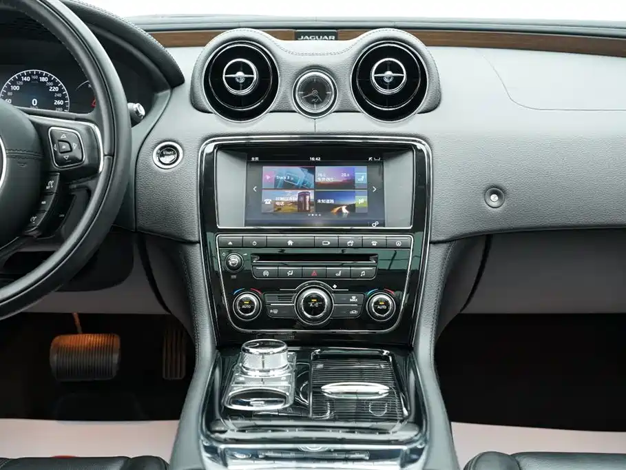 Jaguar XJ 2016 XJL 3.0 SC 2WD Elegance Business Edition фото 18