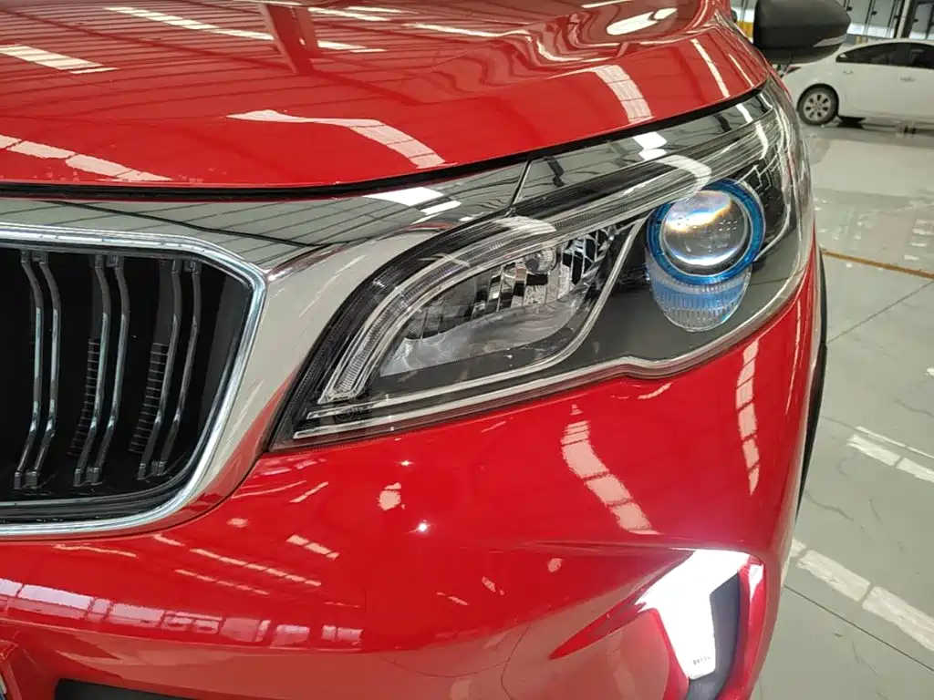 Фото 24 - Geely Vision X3