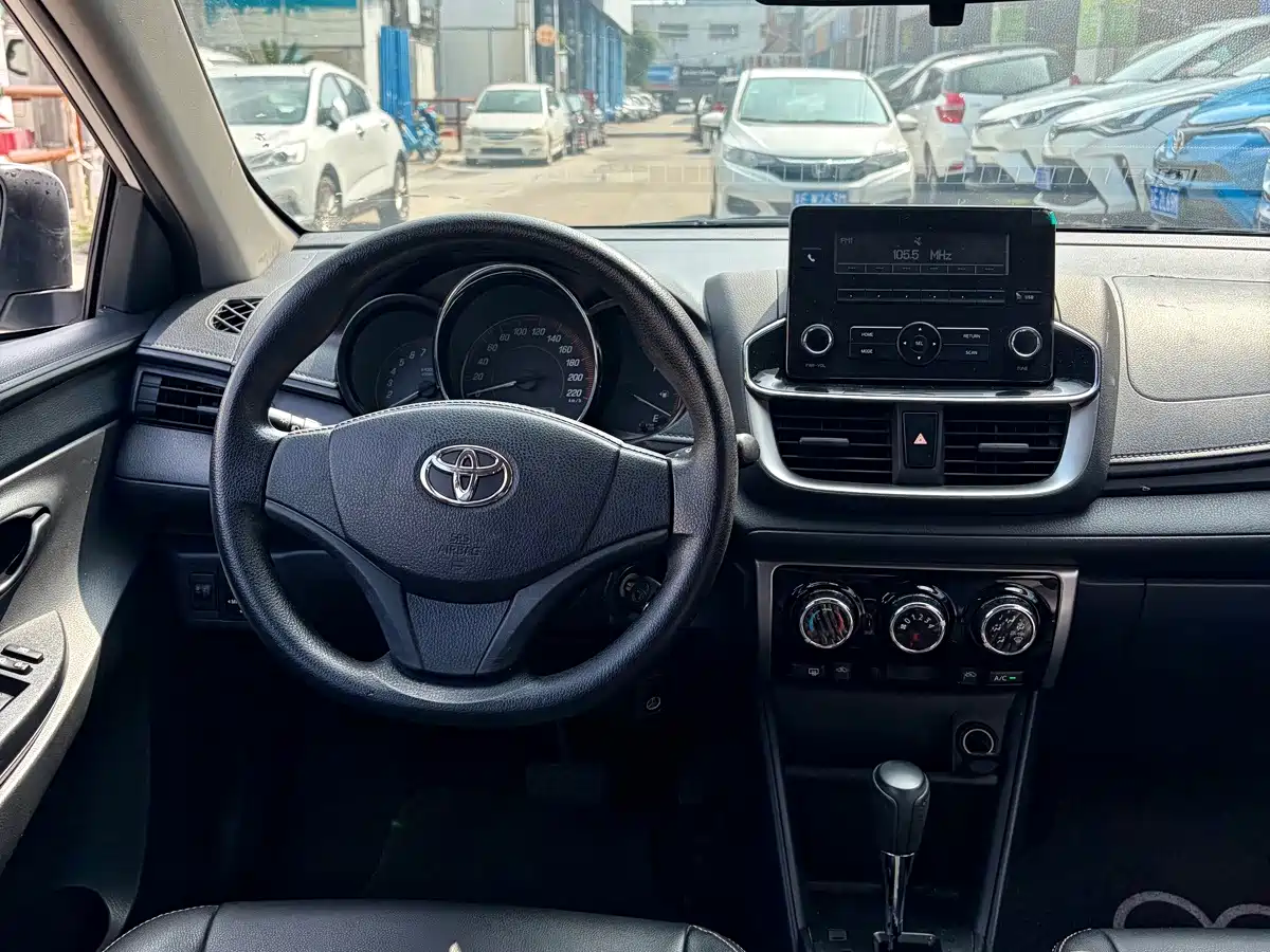 Фото 10 - Toyota YARiS L Zhi Xuan