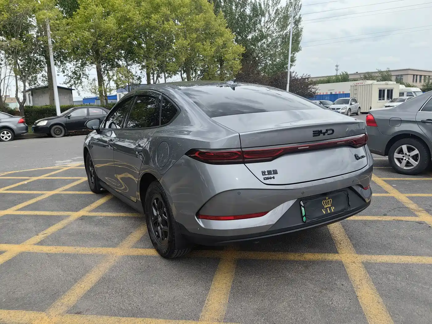 BYD Qin PLUS 2025 DM-i Smart Drive 55KM Leader фото 9