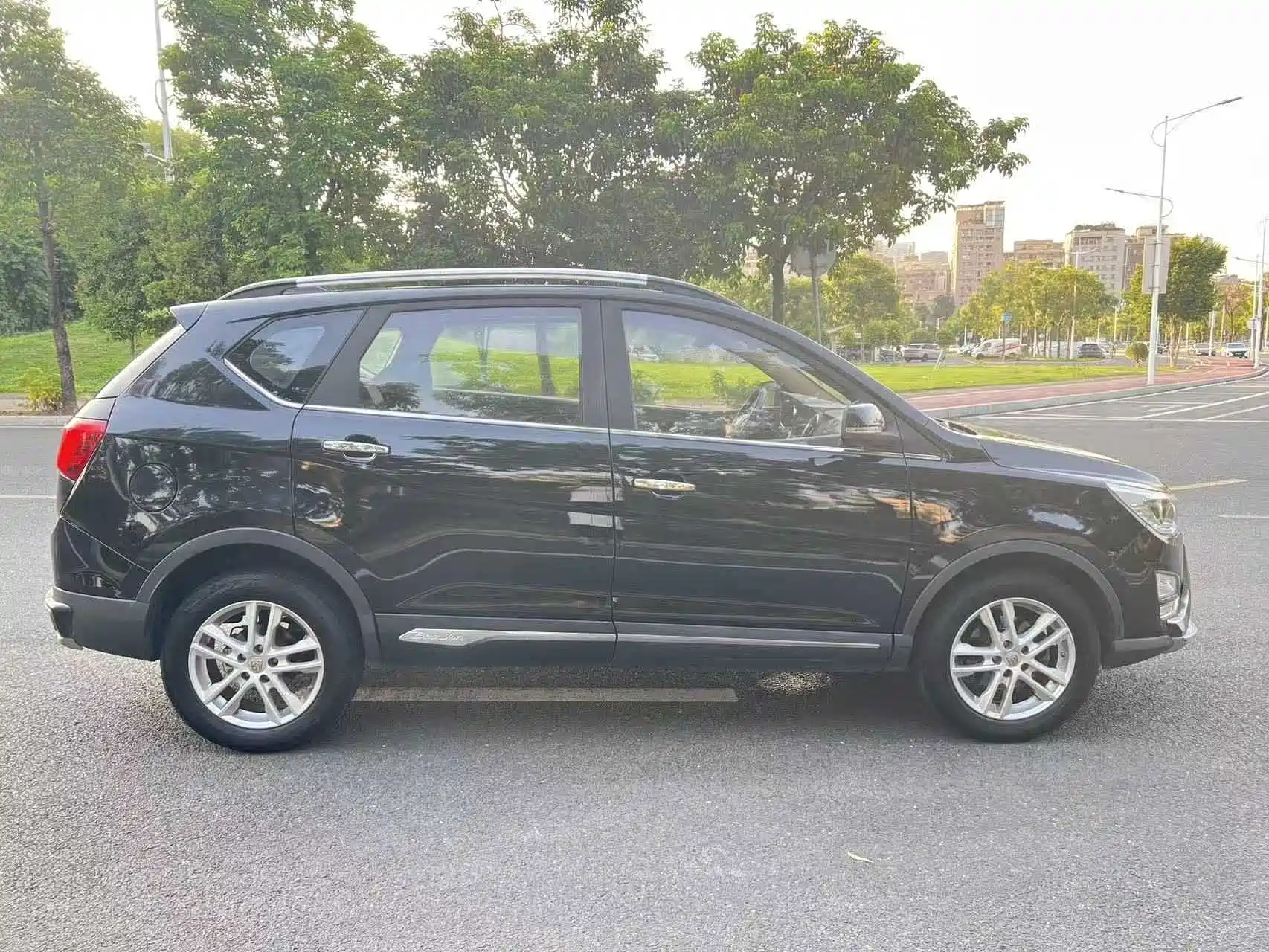 Фото 4 - Baojun 560