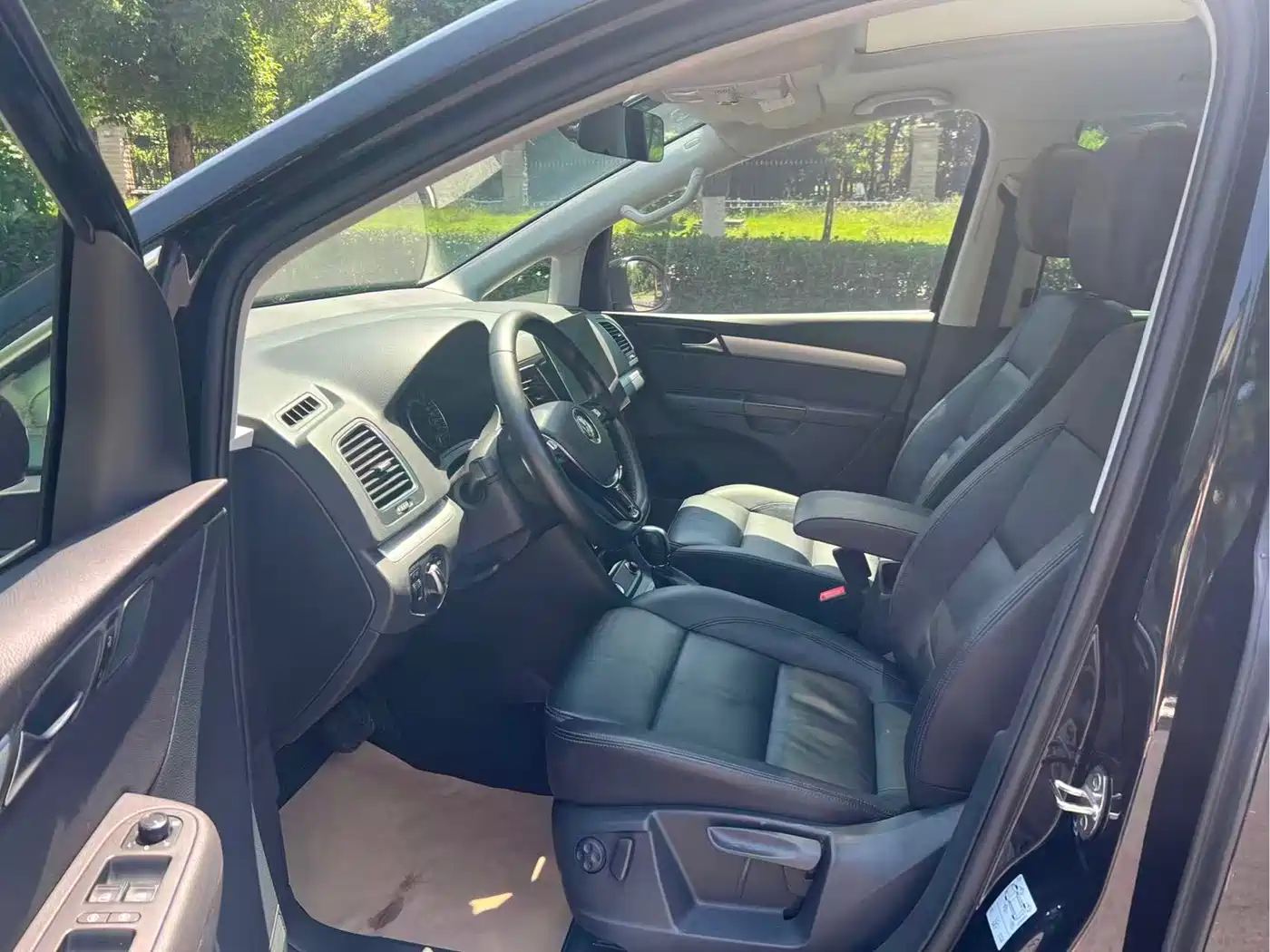 Volkswagen Sharan 2018 380TSI Premium 7-Seater фото 9