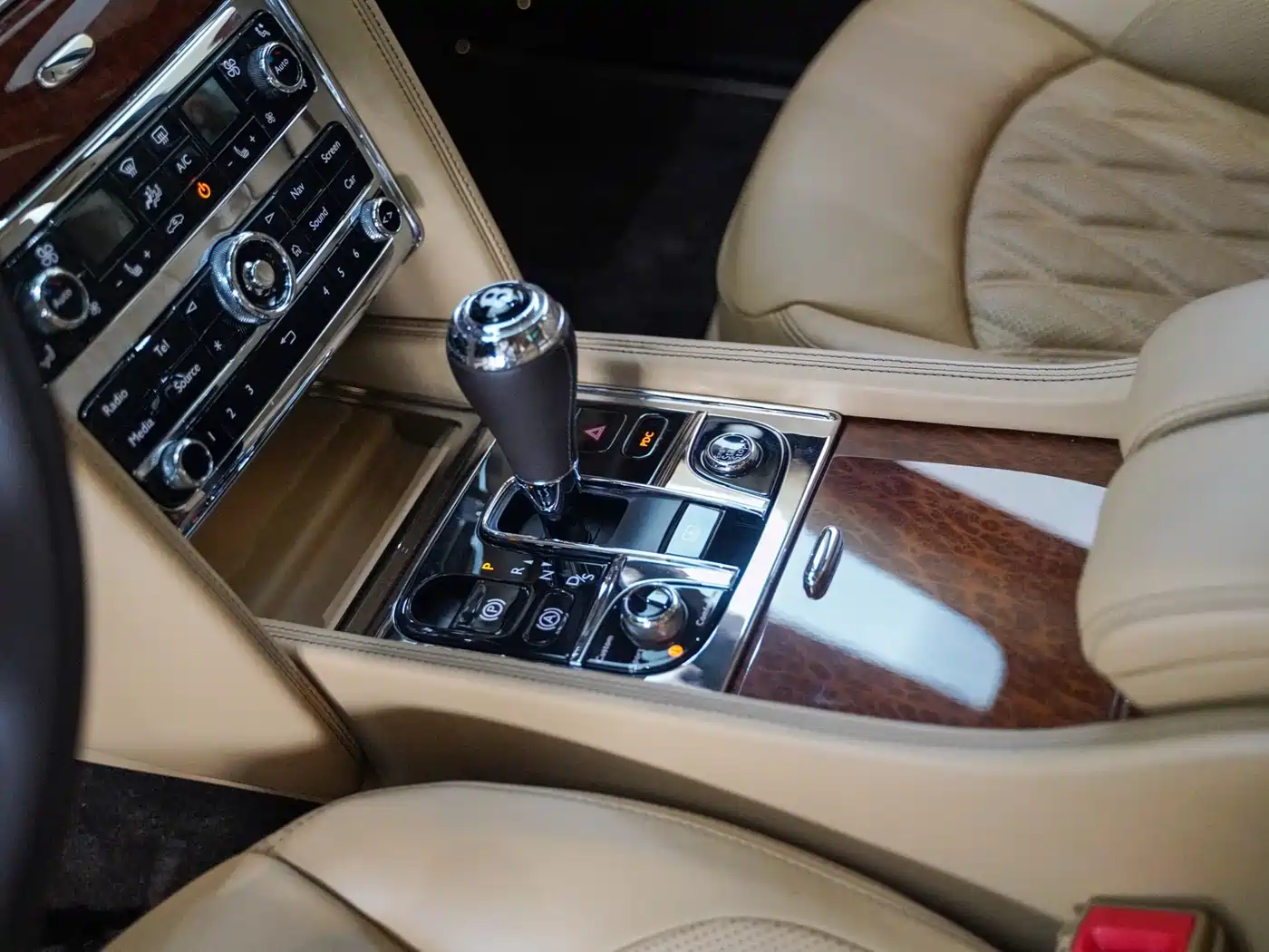 Bentley Mulsanne 2017 6.8T Long Wheelbase фото 14
