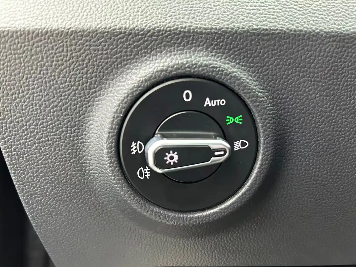 Volkswagen Tayron 2022 280TSI 2WD Luxury Smart Connect Edition фото 11