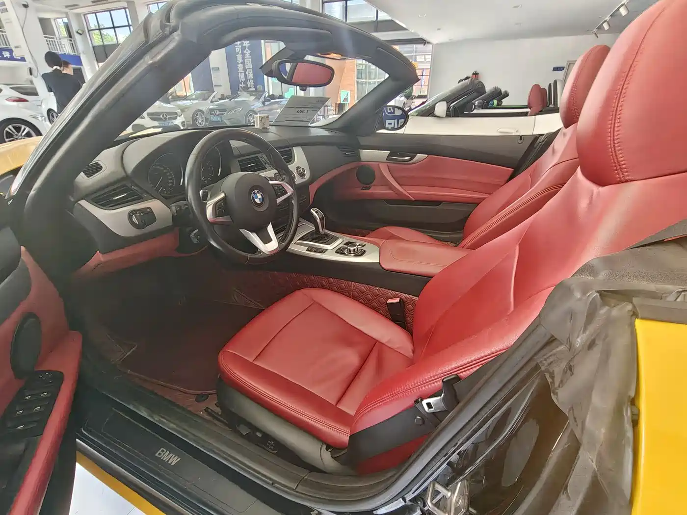 BMW Z4 2012 sDrive20i Leading фото 4