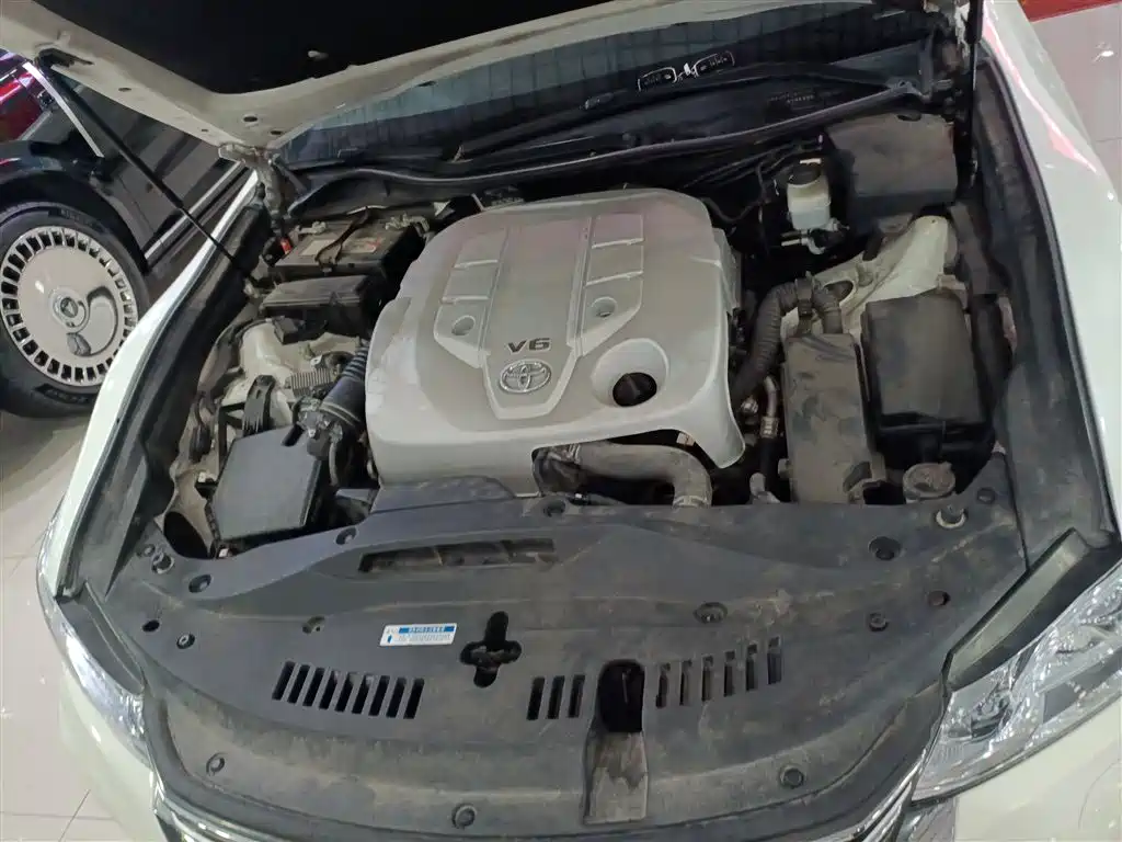 Toyota Crown 2015 2.5L Elite Version фото 16