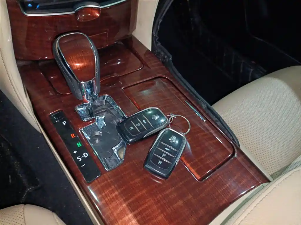 Toyota Crown 2015 2.5L Elite Version фото 17