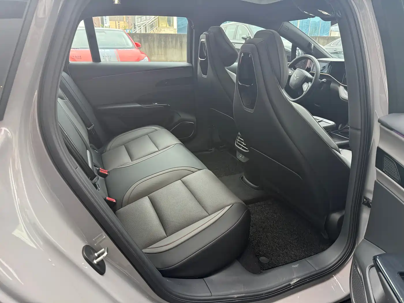 Hongqi EH7 2025 640 AWD Smart Selection Edition фото 11