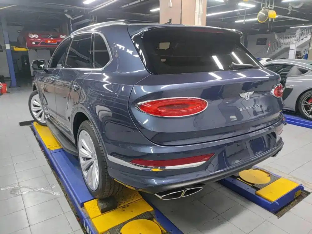 Photo 9 - Bentley Bentayga