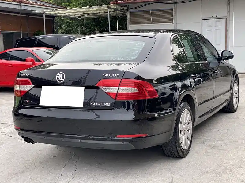 Škoda Superb 2013 1.4TSI DSG Gentleman Edition фото 10