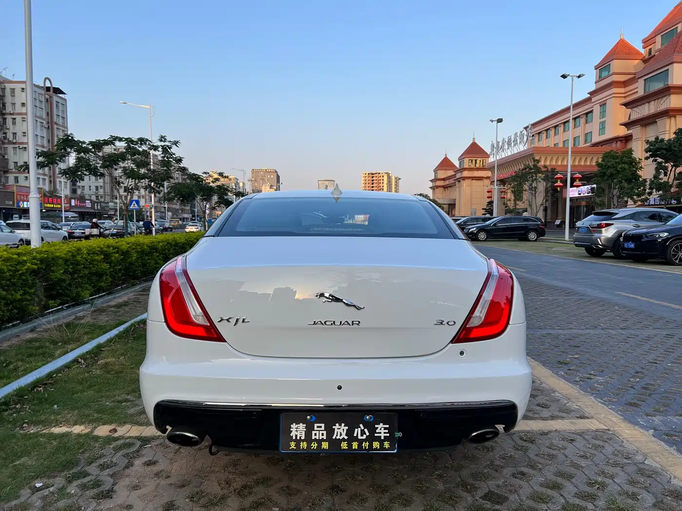 Jaguar XJ 2018 XJL 3.0 SC 2WD Elegant Business Edition фото 5
