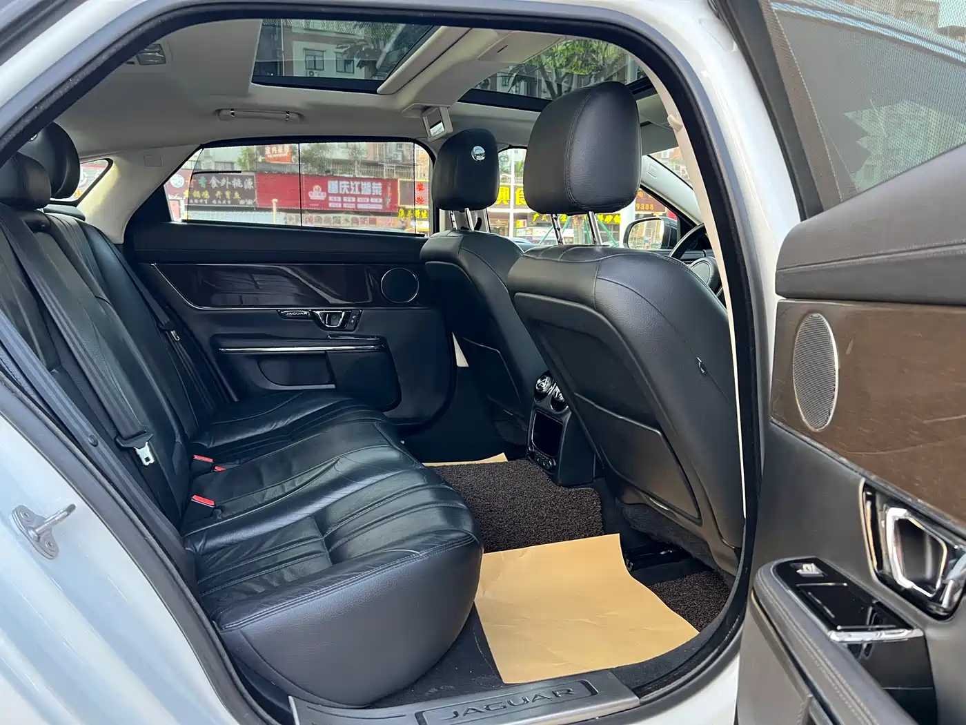 Jaguar XJ 2018 XJL 3.0 SC 2WD Elegant Business Edition фото 9