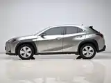 Фото 7 - Lexus UX