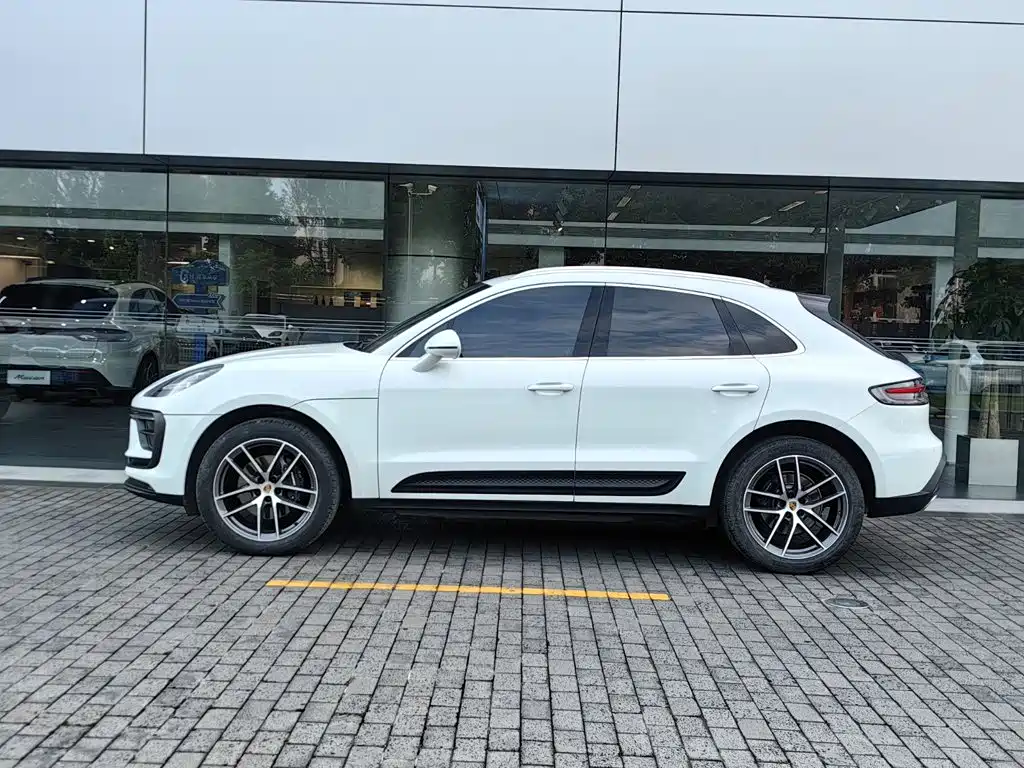 صورة 2 - Porsche Macan