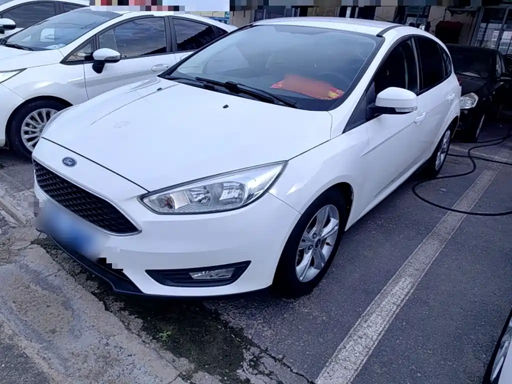 Фото 1 - Ford Focus
