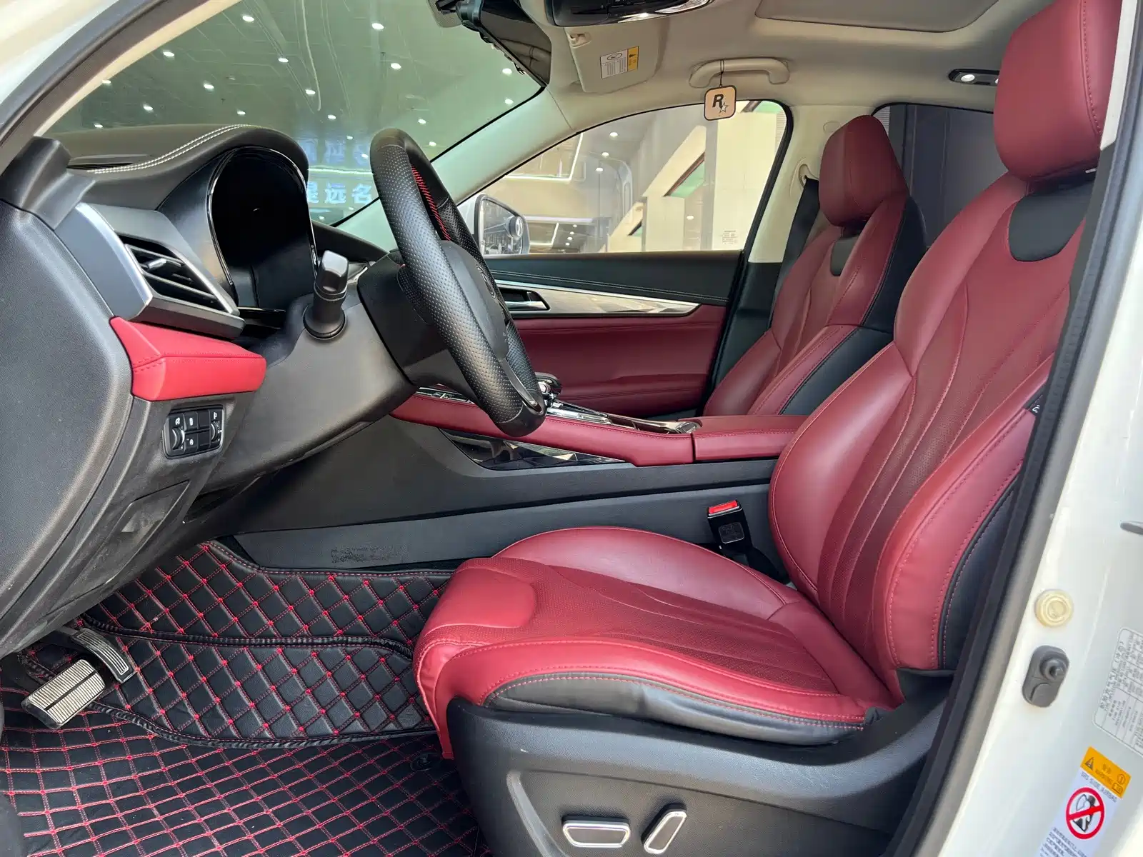 Фото 7 - Changan CS85