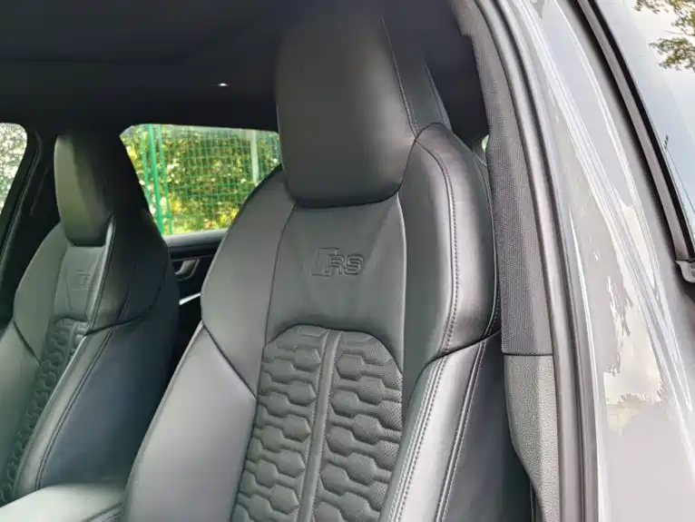 Photo 14 - Audi RS 6