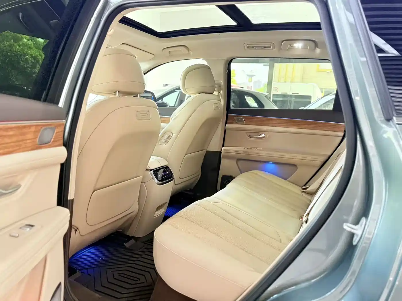 AITO Wenjie AITO M7 2024 1.5T Smart Drive 4WD Ultra 5-seater фото 6