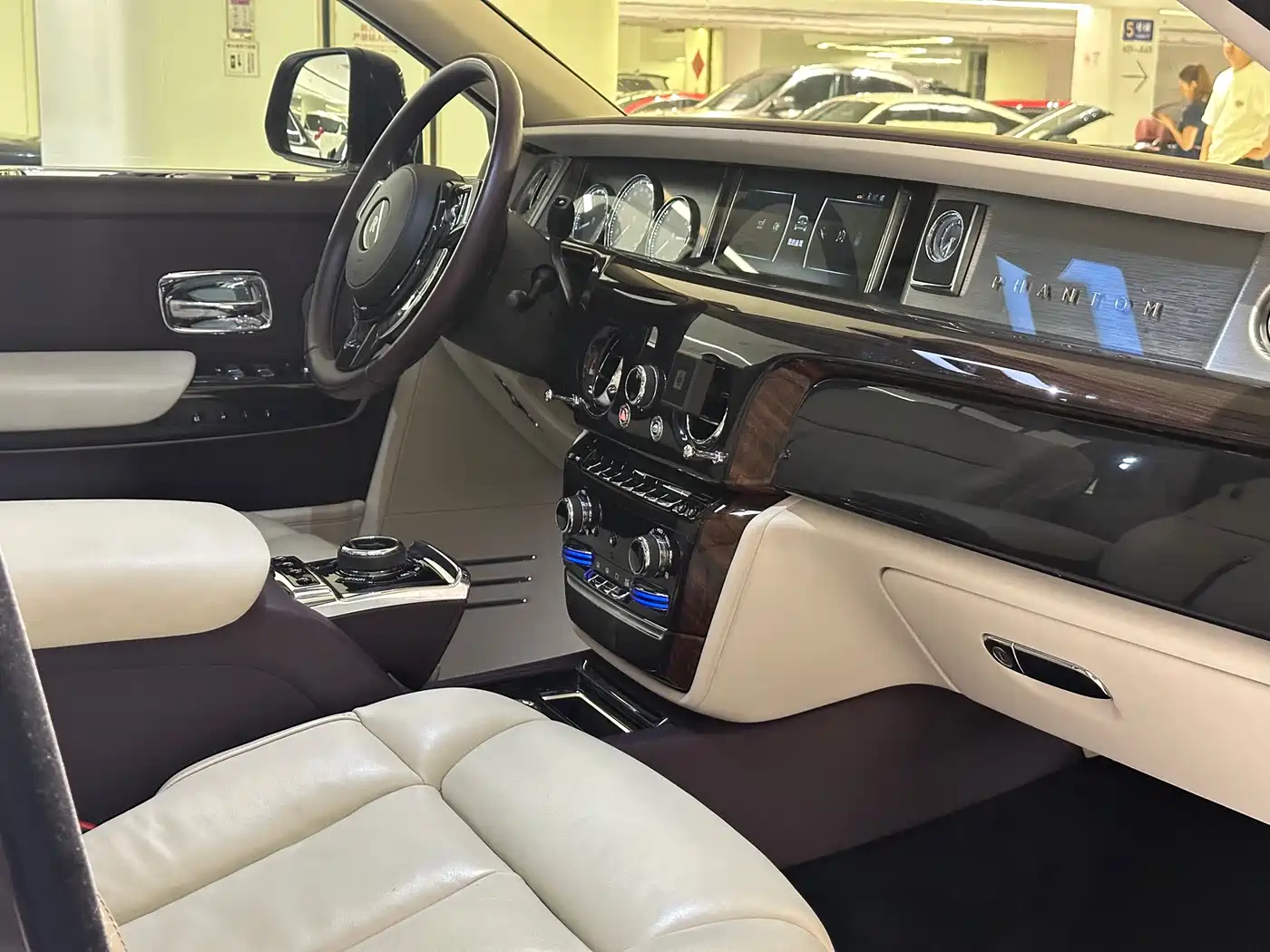 Rolls-Royce Phantom 2020 2018 6.7T Long Wheelbase Version