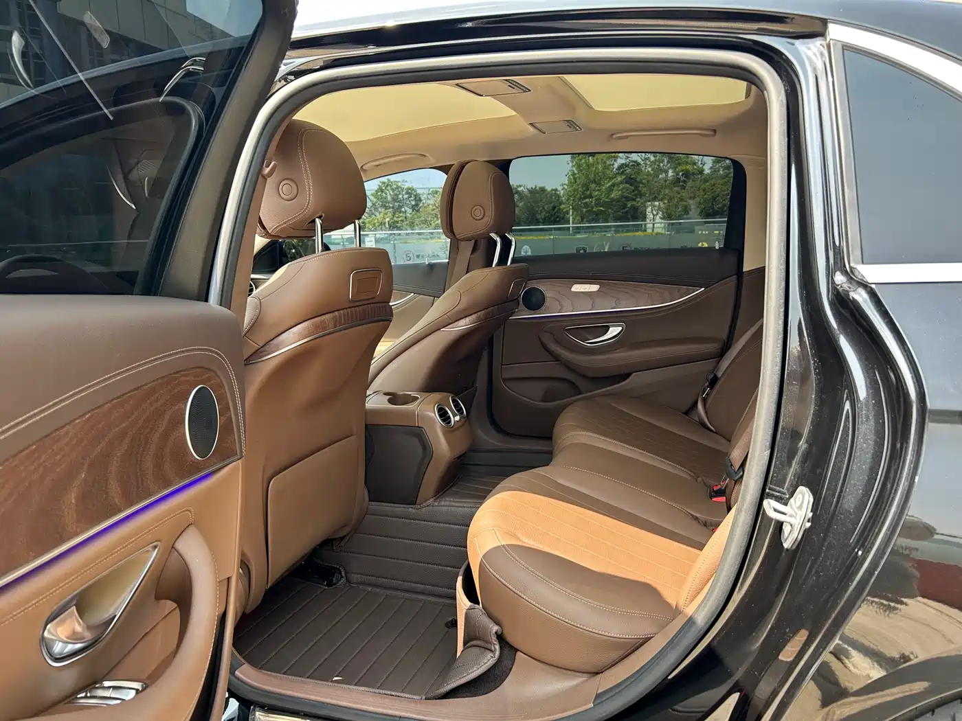 Mercedes-Benz E-Class 2020 E 300 L Fashion фото 5