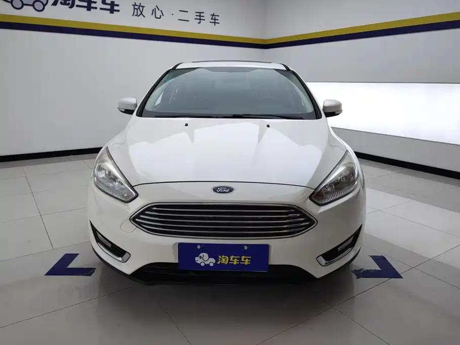 Фото 2 - Ford Focus