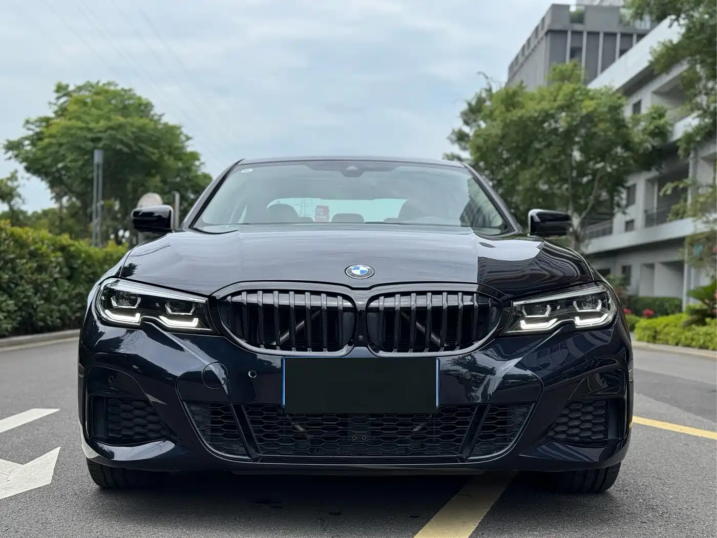 BMW 3 Series 2022 325Li M Sport Shadow Edition фото 2