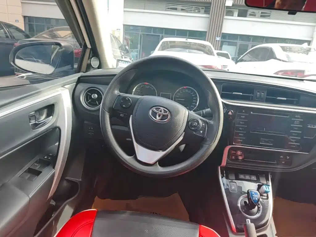 Toyota Corolla Twin Engine E+ 2020 2019 1.8L E-CVT Leading Edition