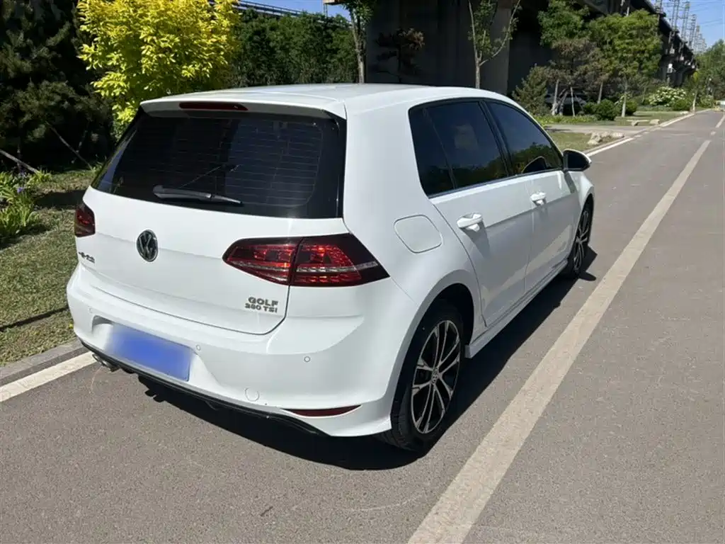 Volkswagen Golf 2017 280TSI Auto R-Line Millionth Anniversary Edition фото 7